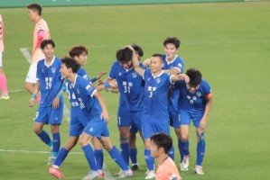 村支书踢“苏超”